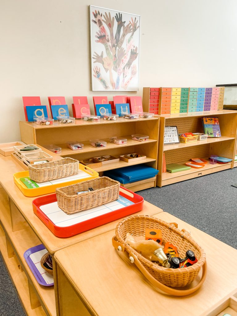 Discover Montessori: School.